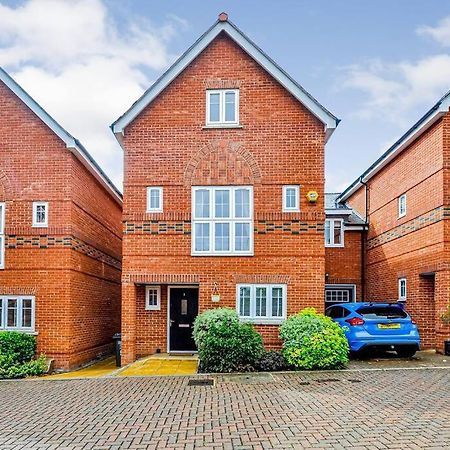 ميدينهيد Entire House Sleeps 8 Near The River Thames المظهر الخارجي الصورة