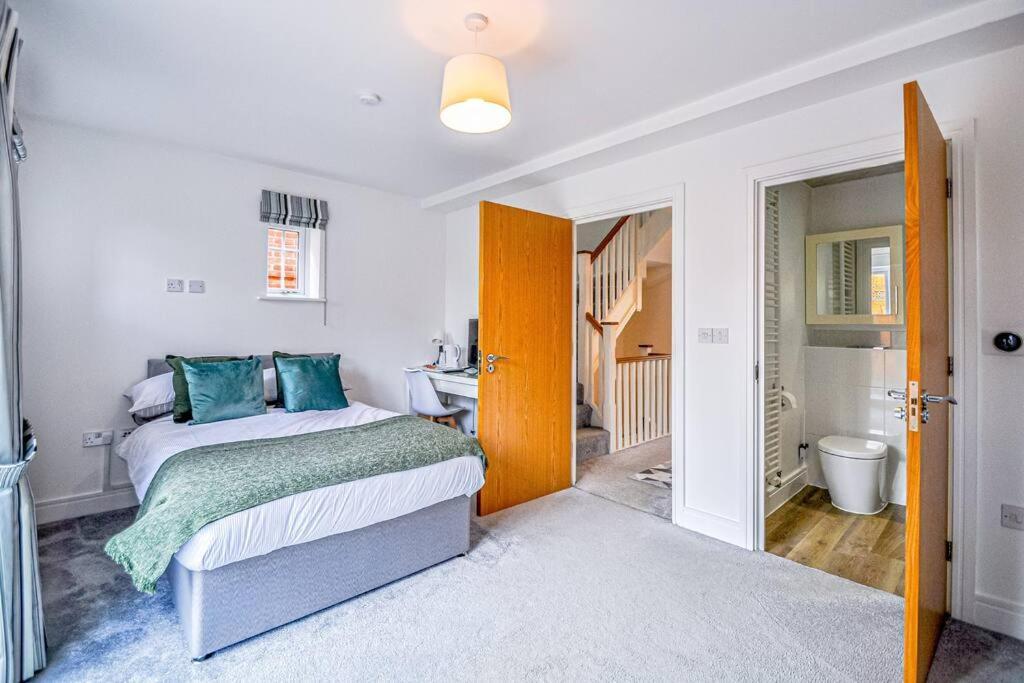 ميدينهيد Entire House Sleeps 8 Near The River Thames المظهر الخارجي الصورة