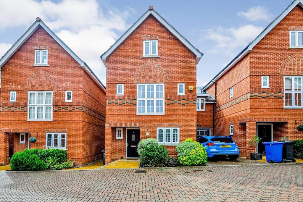 ميدينهيد Entire House Sleeps 8 Near The River Thames المظهر الخارجي الصورة