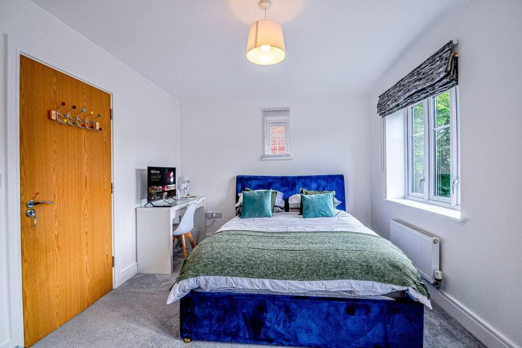 ميدينهيد Entire House Sleeps 8 Near The River Thames المظهر الخارجي الصورة