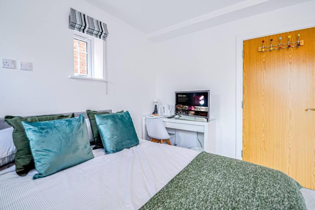 ميدينهيد Entire House Sleeps 8 Near The River Thames المظهر الخارجي الصورة