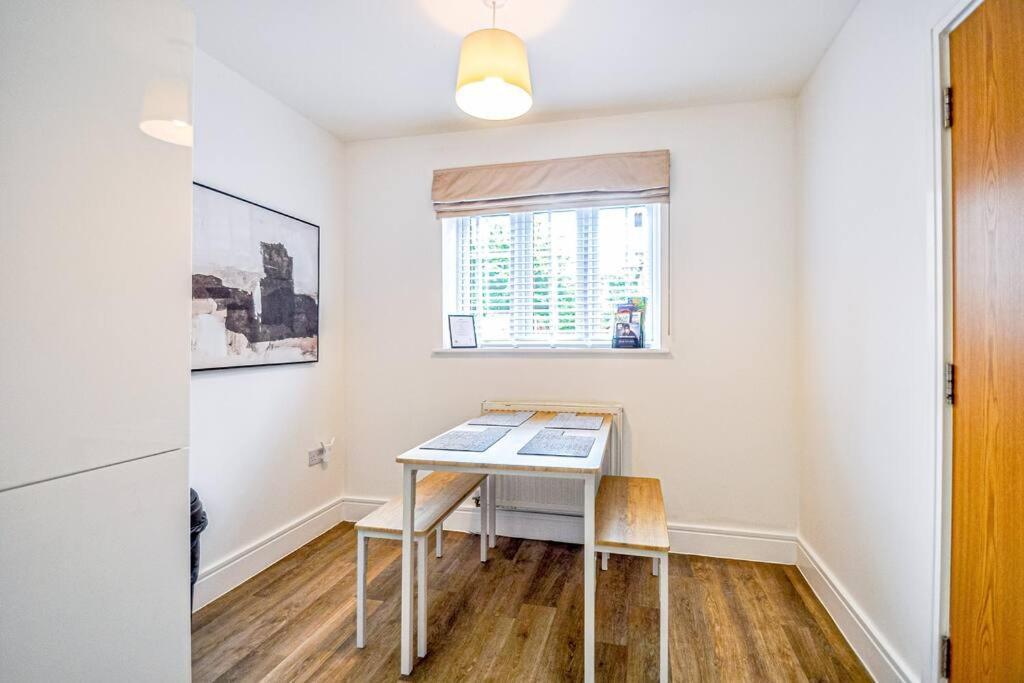 ميدينهيد Entire House Sleeps 8 Near The River Thames المظهر الخارجي الصورة