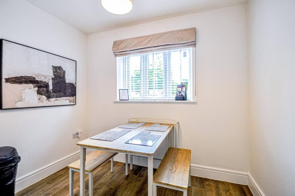 ميدينهيد Entire House Sleeps 8 Near The River Thames المظهر الخارجي الصورة