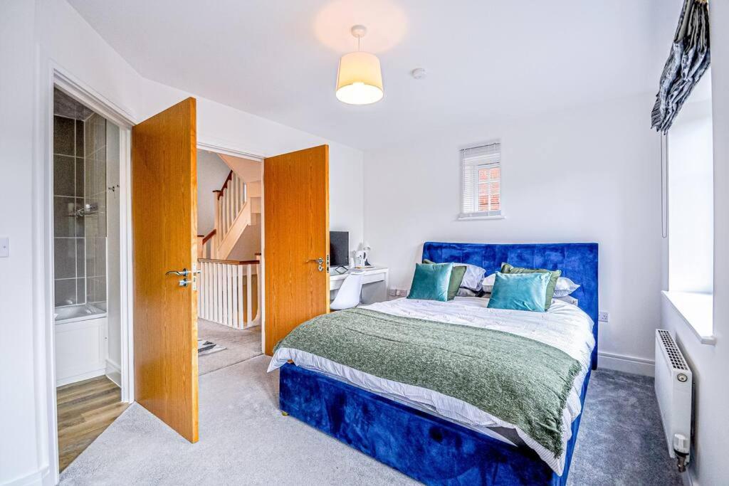 ميدينهيد Entire House Sleeps 8 Near The River Thames المظهر الخارجي الصورة
