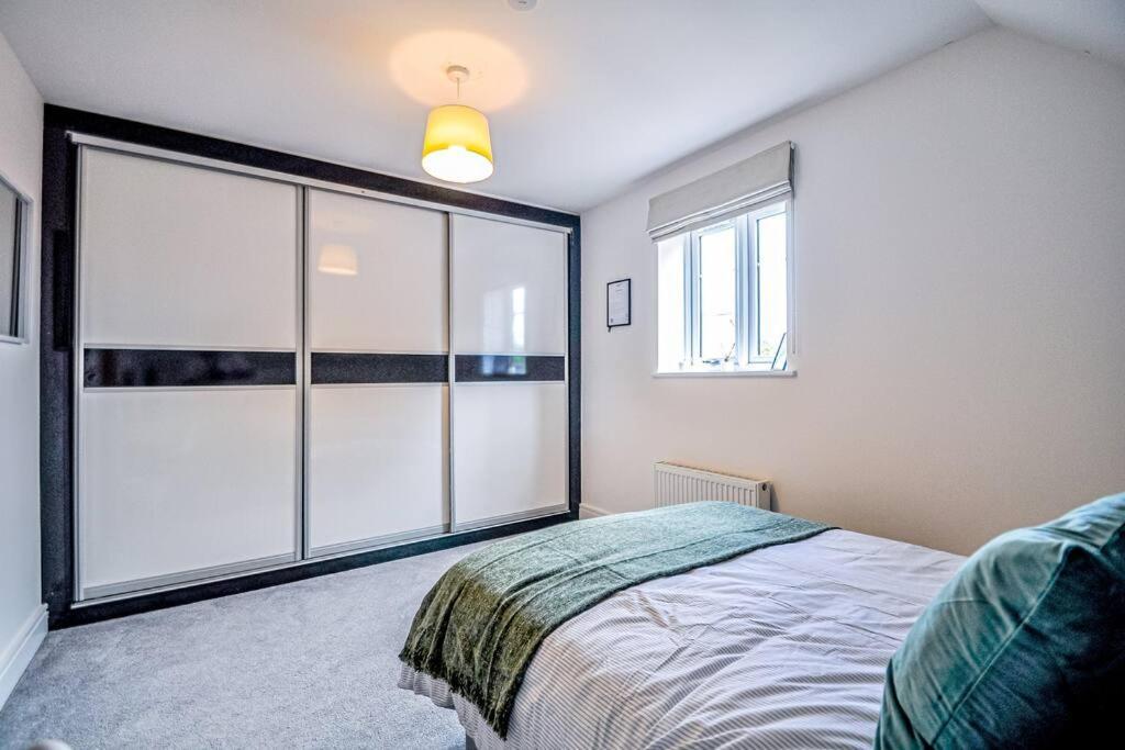 ميدينهيد Entire House Sleeps 8 Near The River Thames المظهر الخارجي الصورة