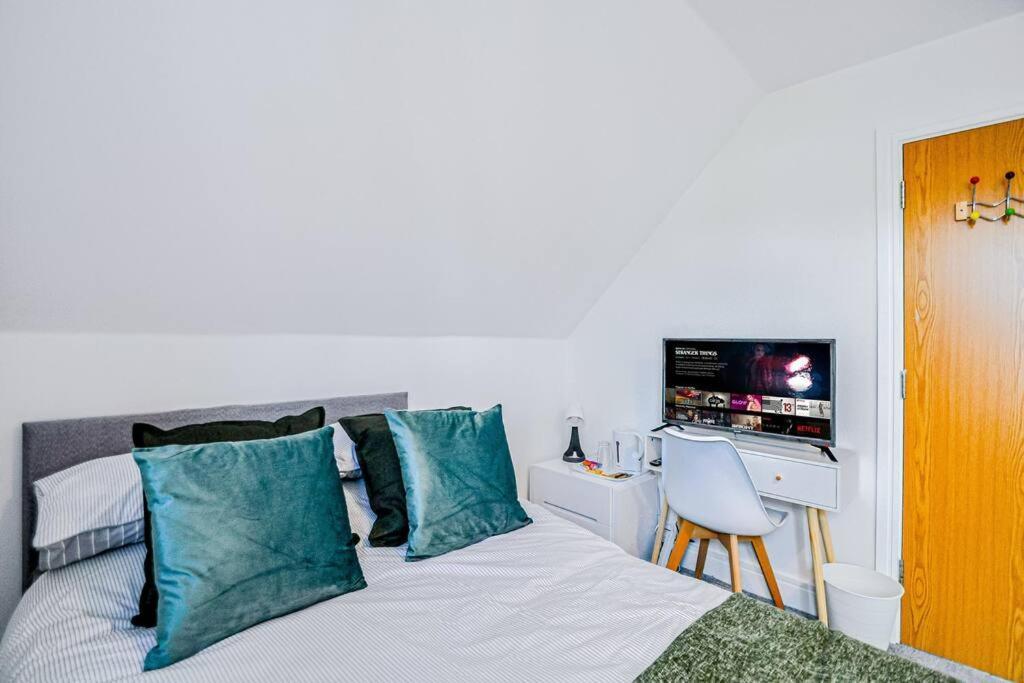 ميدينهيد Entire House Sleeps 8 Near The River Thames المظهر الخارجي الصورة