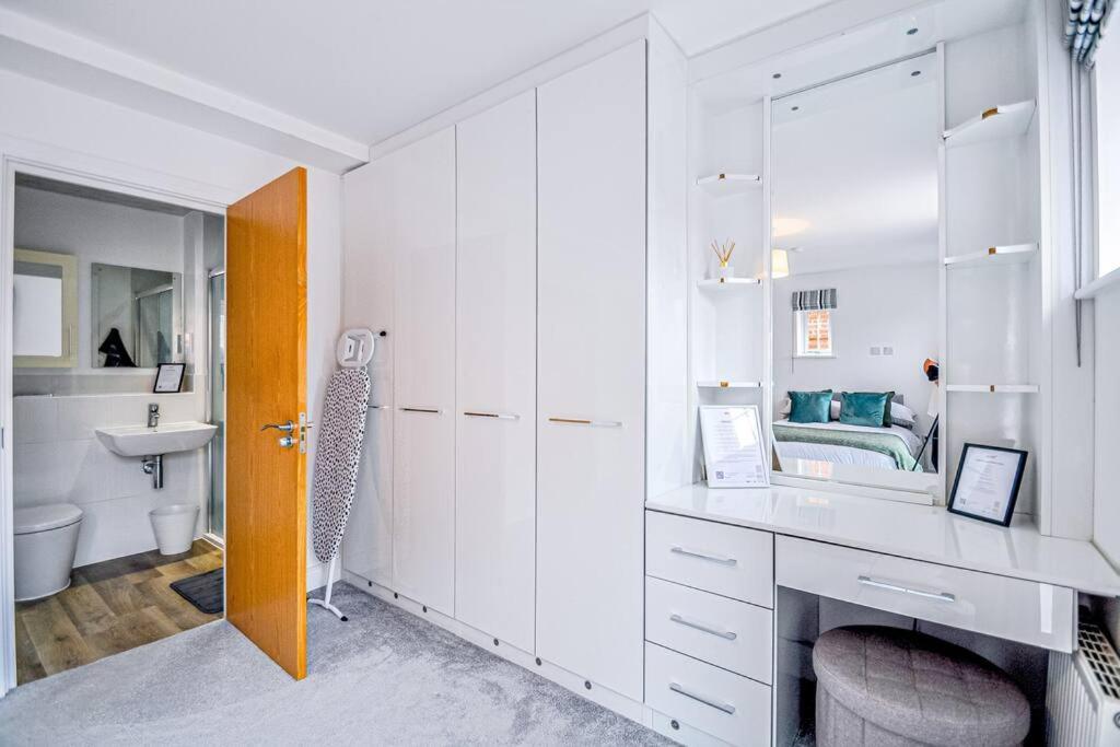ميدينهيد Entire House Sleeps 8 Near The River Thames المظهر الخارجي الصورة