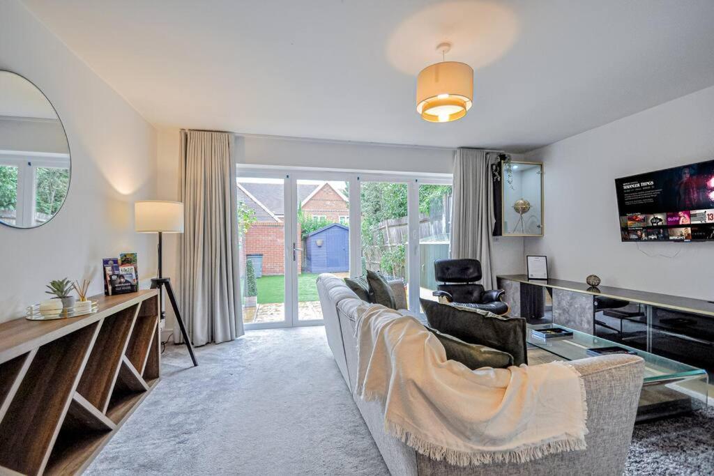 ميدينهيد Entire House Sleeps 8 Near The River Thames المظهر الخارجي الصورة
