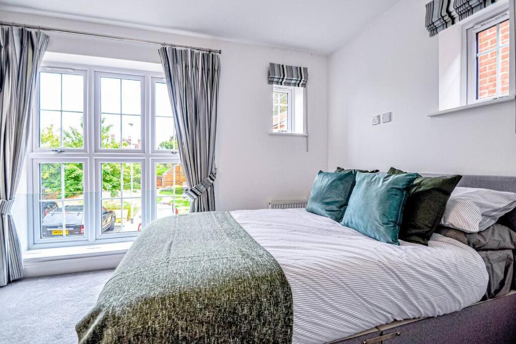 ميدينهيد Entire House Sleeps 8 Near The River Thames المظهر الخارجي الصورة