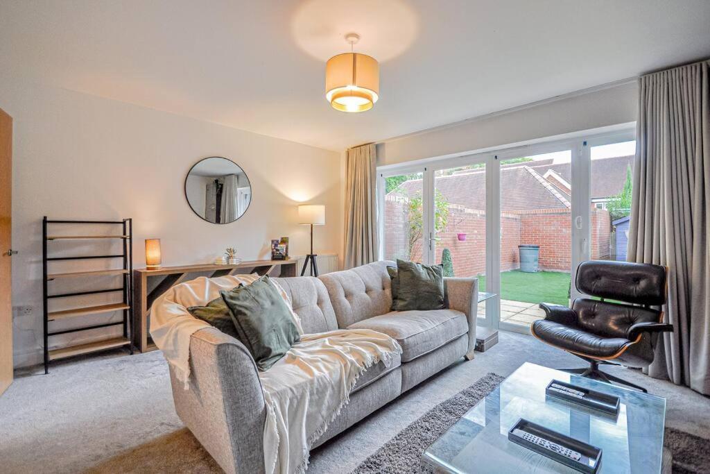 ميدينهيد Entire House Sleeps 8 Near The River Thames المظهر الخارجي الصورة