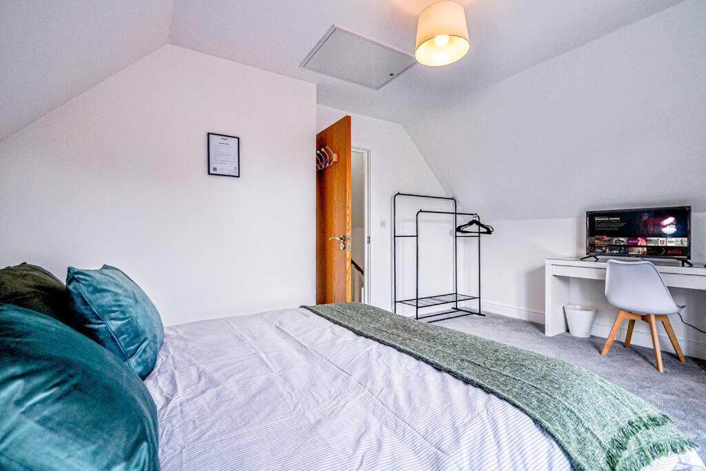 ميدينهيد Entire House Sleeps 8 Near The River Thames المظهر الخارجي الصورة
