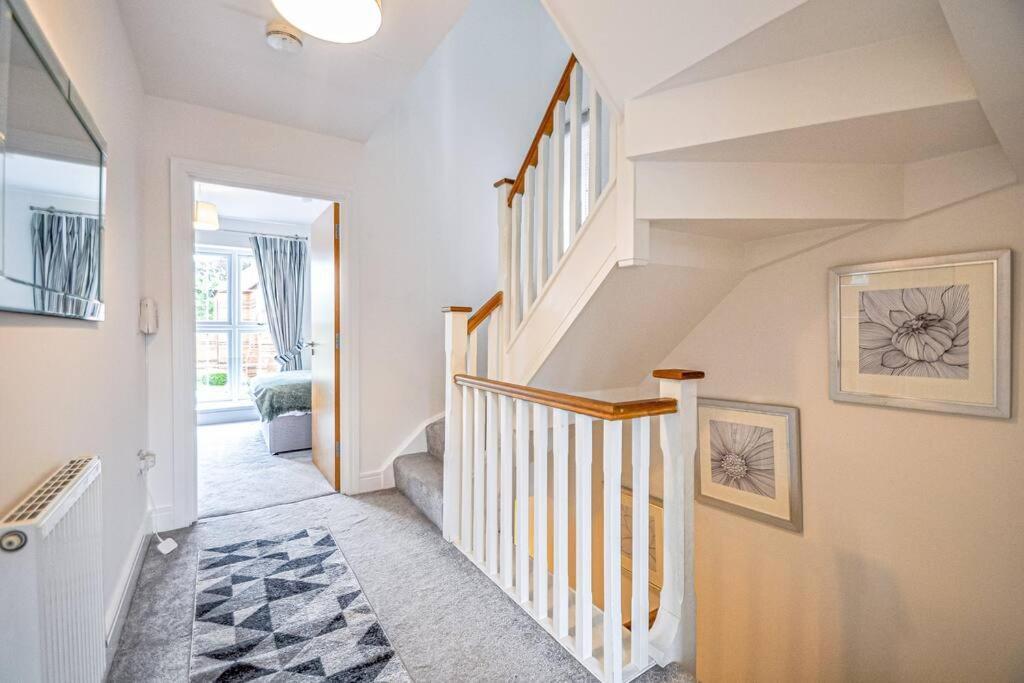ميدينهيد Entire House Sleeps 8 Near The River Thames المظهر الخارجي الصورة