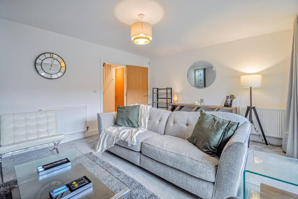 ميدينهيد Entire House Sleeps 8 Near The River Thames المظهر الخارجي الصورة
