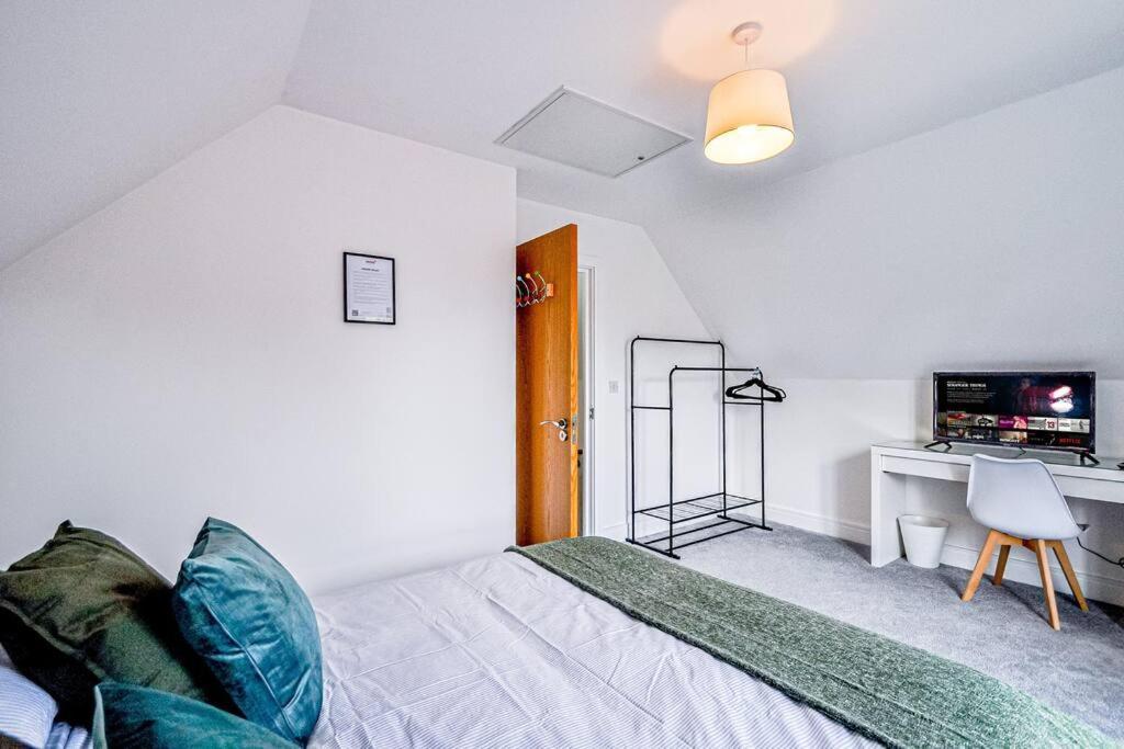 ميدينهيد Entire House Sleeps 8 Near The River Thames المظهر الخارجي الصورة